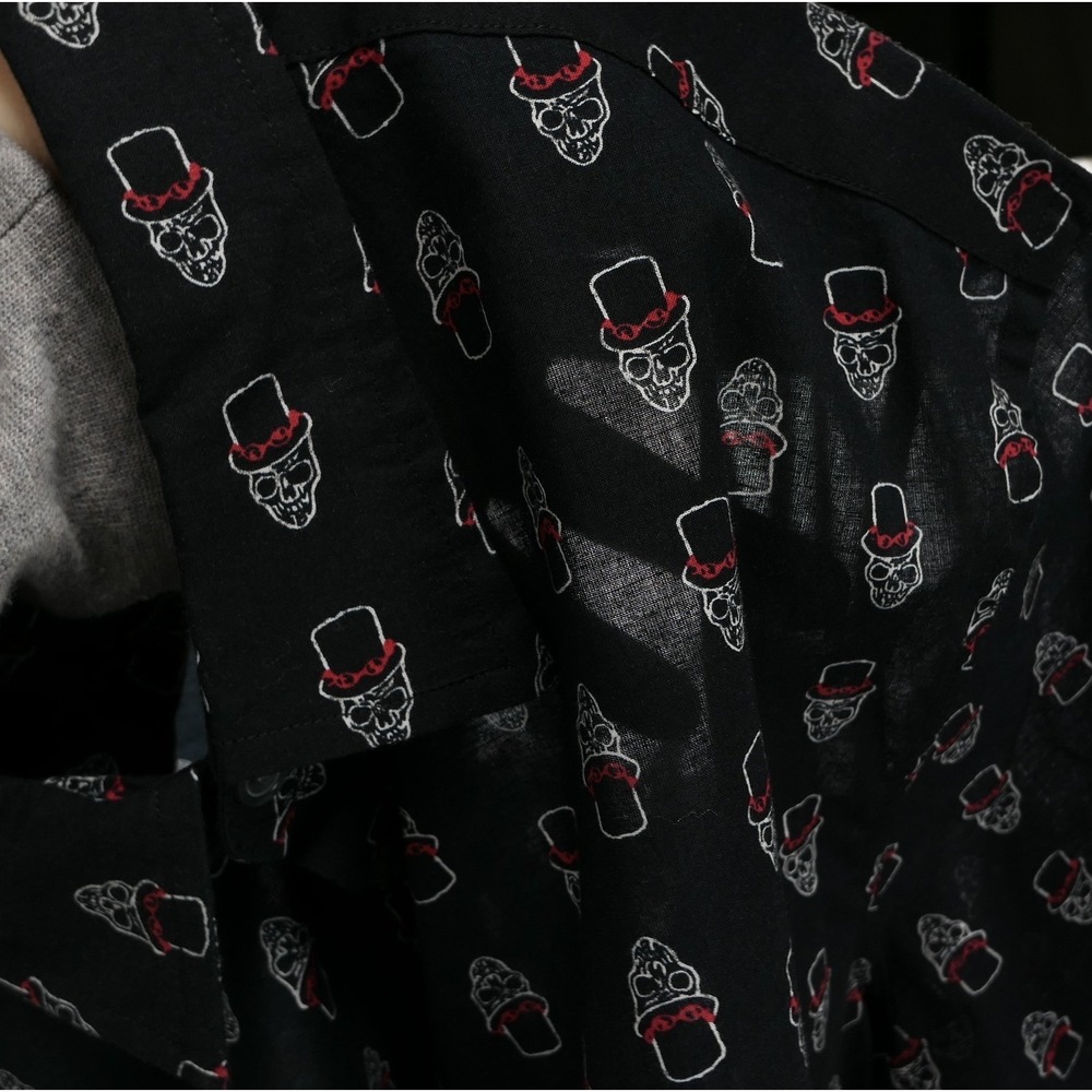 John Varvatos Button Down L Slash Skull Top Hat Print Mens S/S Shirt Rock & Roll - Picture 10 of 10